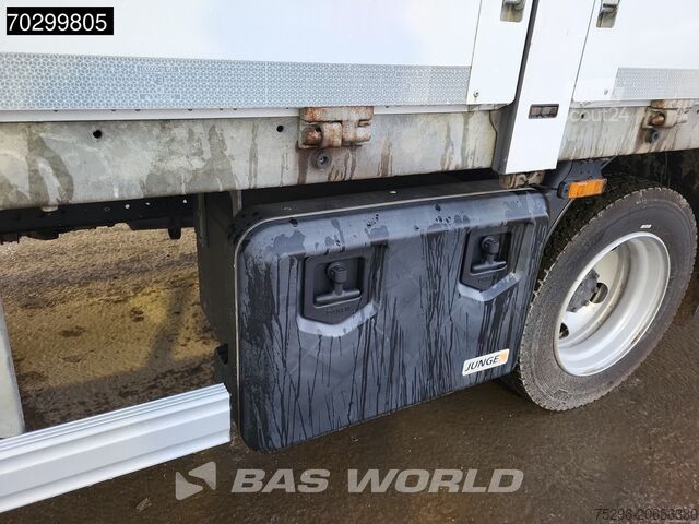 Curtain sided Mitsubishi Fuso 7C 18 4X2 Steelsuspension 1000kg Ladebordw...
