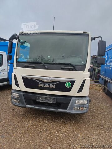 Sunkvežimis su gėrimų antstatu MAN TGL 8.150