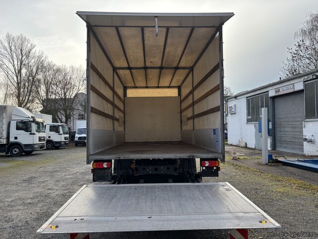 Lastbil med flak, kapell och bakgavellyft Iveco EuroCargo 75-160 LBW