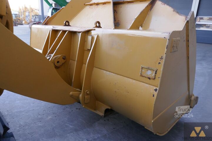 Riteņu iekrāvēji Caterpillar 972M