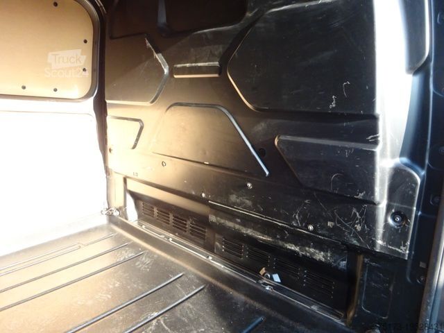 Umpikorja-auto FORD Transit Custom 320 L2H1 Sport Aut. Navi