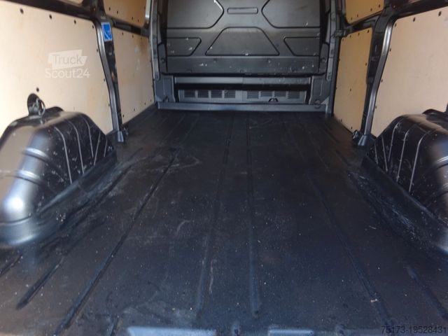 Umpikorja-auto FORD Transit Custom 320 L2H1 Sport Aut. Navi