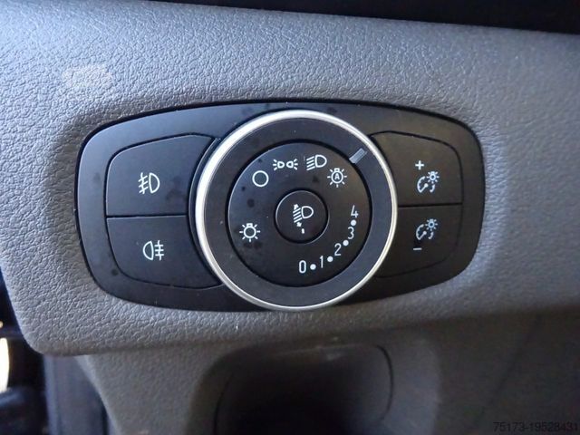 Umpikorja-auto FORD Transit Custom 320 L2H1 Sport Aut. Navi