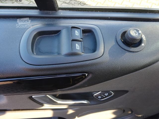 Umpikorja-auto FORD Transit Custom 320 L2H1 Sport Aut. Navi