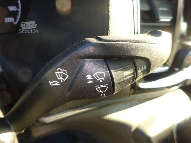 Umpikorja-auto FORD Transit Custom 320 L2H1 Sport Aut. Navi