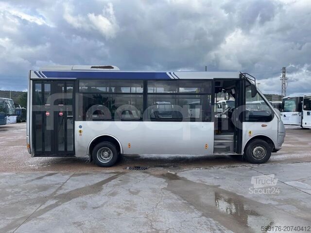 Автомобил за превоз на пътници IVECO Cacciamali