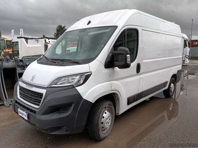 Dobozos furgon Peugeot Boxer 330