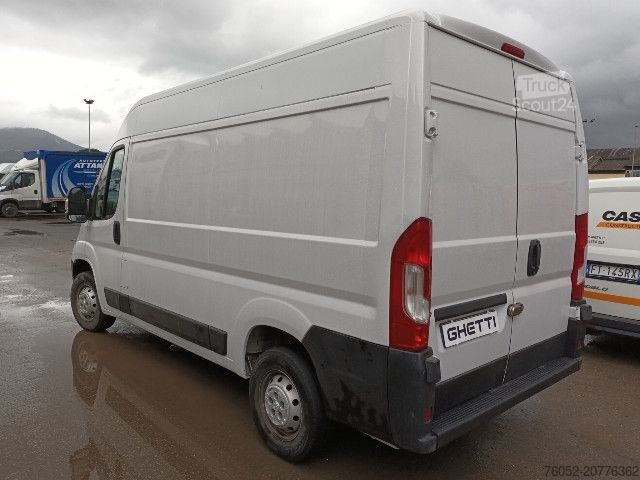 Dobozos furgon Peugeot Boxer 330