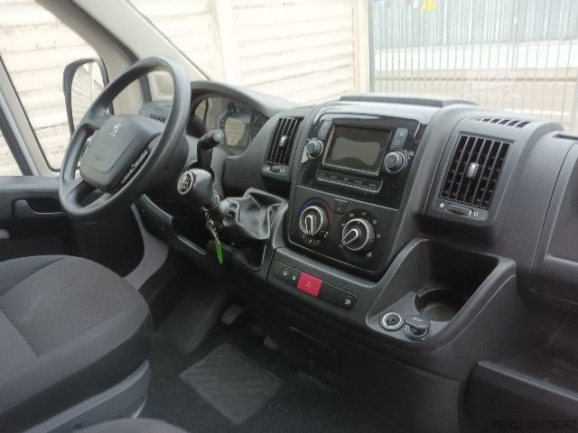 Dobozos furgon Peugeot Boxer 330