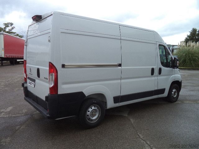 Ploščati dostavnik Peugeot Boxer 335