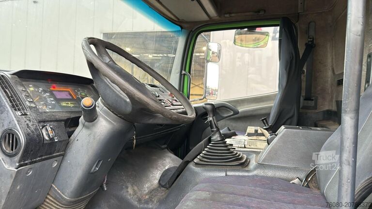 Cisterna Mercedes-Benz Atego 2528 (18000 L / 3 COMPARTIMENTS / MANUAL ...