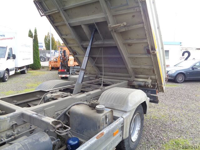 Camion ribaltabile trilaterale Mercedes-Benz 918 / 818 Atego Kipper Kran Greifer Funk