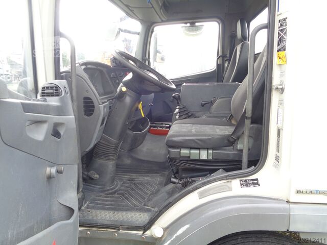 Camion ribaltabile trilaterale Mercedes-Benz 918 / 818 Atego Kipper Kran Greifer Funk