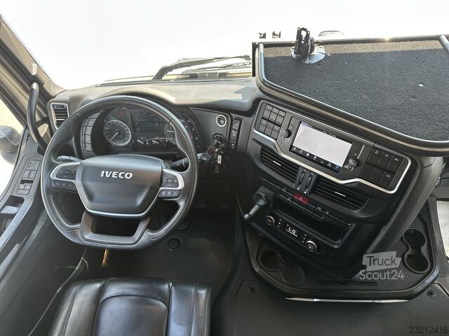 Tractor estándar Iveco S-WAY 530