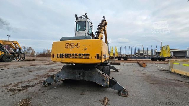 Încărcător pe roți LIEBHERR A924B Baujahr 2006 Umschlagbagger
