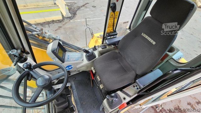 Încărcător pe roți LIEBHERR A924B Baujahr 2006 Umschlagbagger