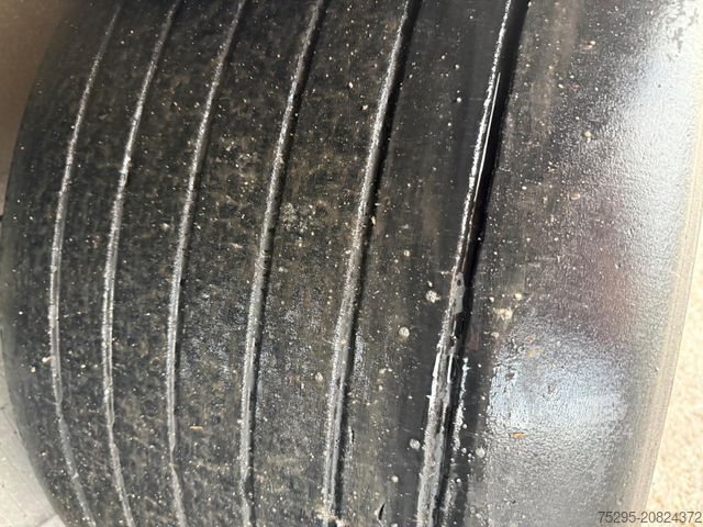 Semirimorchio con telone SCHMITZ CARGOBULL 3 Achs MEGA Liftachse Hubdach SAF-axles TÜV9/26