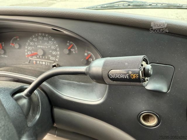 Pick-up FORD Pickup Showtruck für Motorräder AHK TÜV 02/27