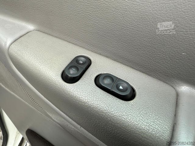 Pick-up FORD Pickup Showtruck für Motorräder AHK TÜV 02/27