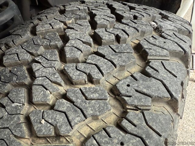 Pick-up FORD Pickup Showtruck für Motorräder AHK TÜV 02/27