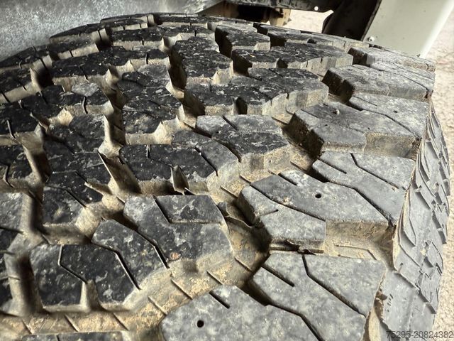 Pick-up FORD Pickup Showtruck für Motorräder AHK TÜV 02/27