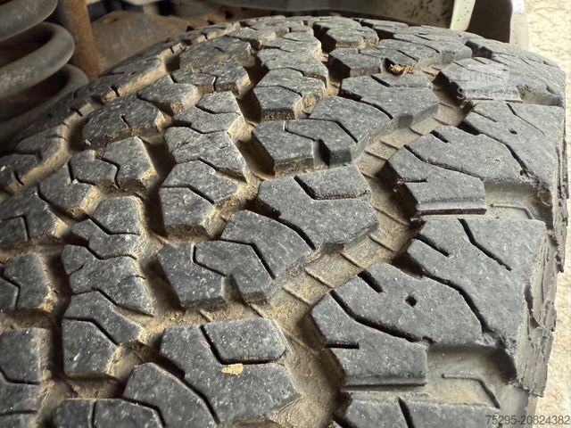 Pick-up FORD Pickup Showtruck für Motorräder AHK TÜV 02/27