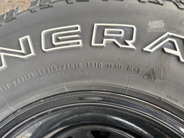 Pick-up FORD Pickup Showtruck für Motorräder AHK TÜV 02/27