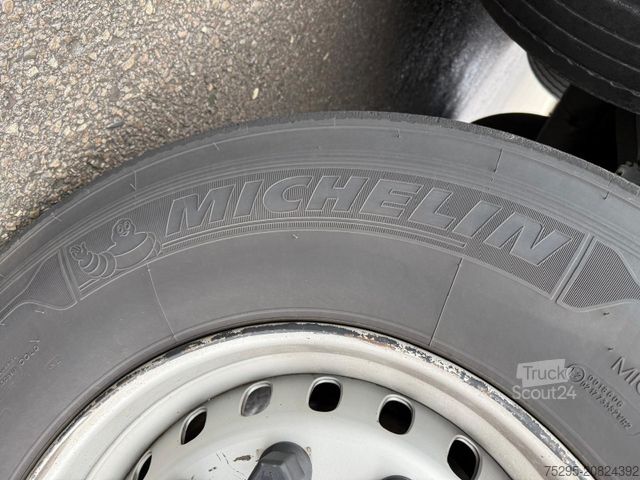 Semirimorchio frigorifero SCHMITZ CARGOBULL 3Achs Carrier1350 Innen2,85 Doppelstock FRC9/27