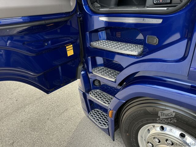 τυπική μονάδα τράκτορα SCANIA 590S FULL PNEUMATIC