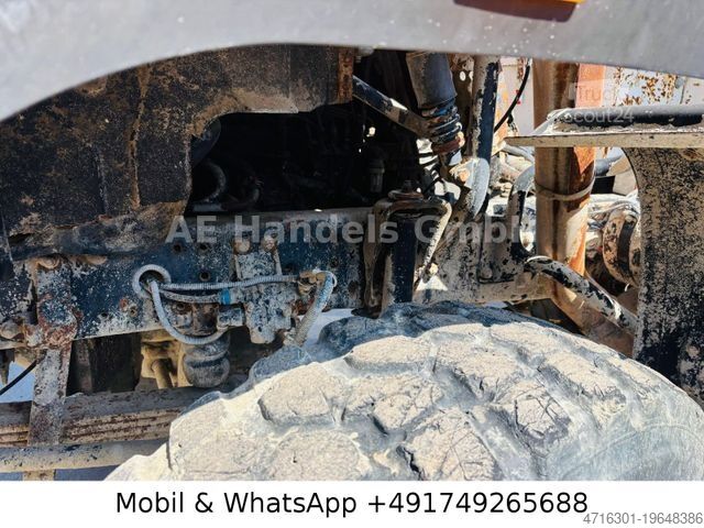 Camion per usi speciali MAN F10 BB 6x6 Bindemittelstreuer *Manual/Analog