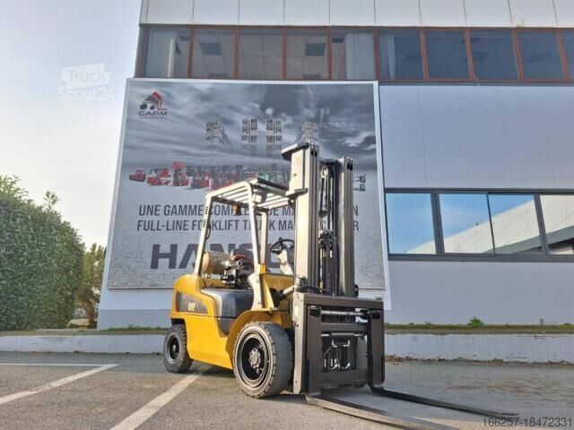 Front loader forklift Caterpillar GP30NT