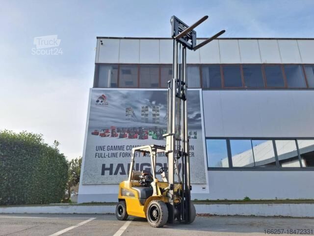 Front loader forklift Caterpillar GP30NT