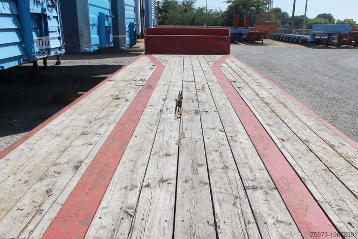 Dieplader oplegger voor het vervoer van bouwmachines piacenza semirimorchio carrellone rampe usato