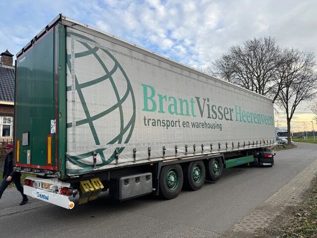 Csúszó ponyvák Krone 3-ass schuifzeilen oplegger