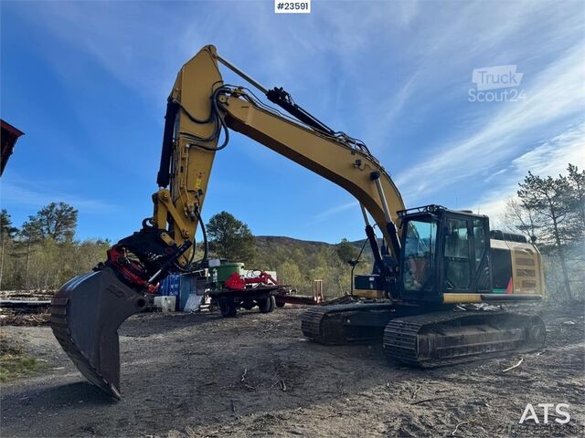 Pásový bagr CAT 324 EL