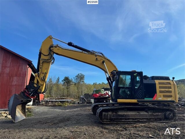 Pásový bagr CAT 324 EL