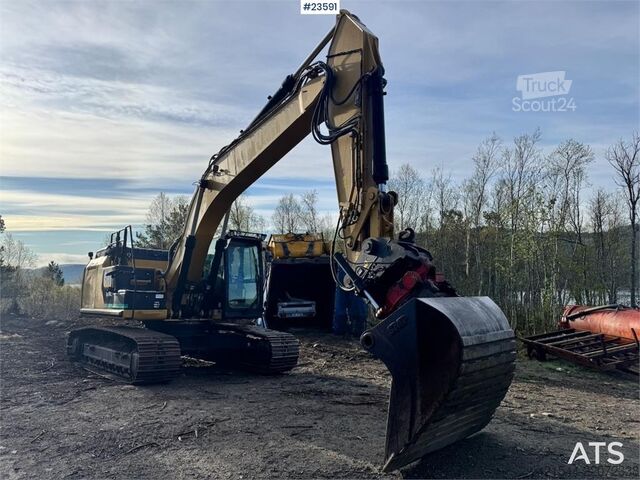 Pásový bagr CAT 324 EL