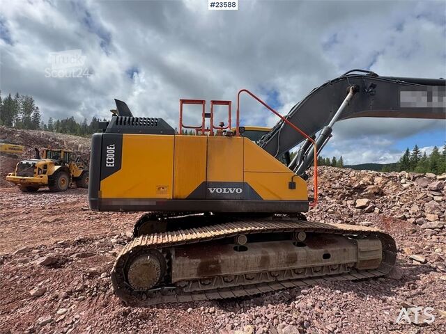 Pelle sur chenilles Volvo EC300 Excavator – Engcon Tiltrotator, 2 Buckets an