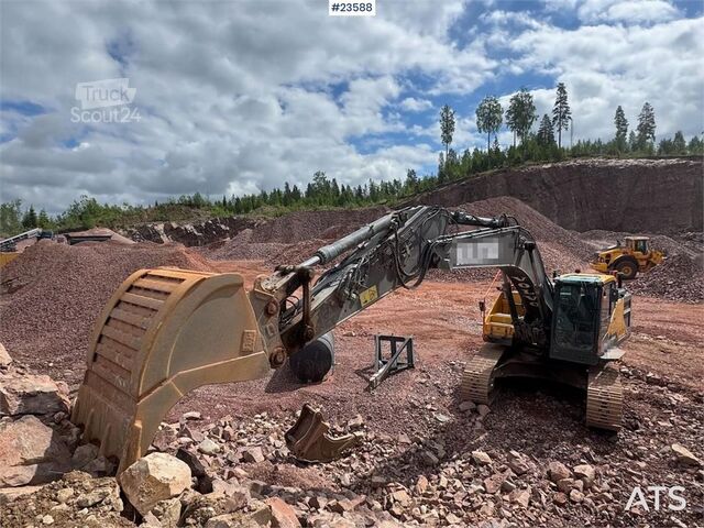 Pelle sur chenilles Volvo EC300 Excavator – Engcon Tiltrotator, 2 Buckets an