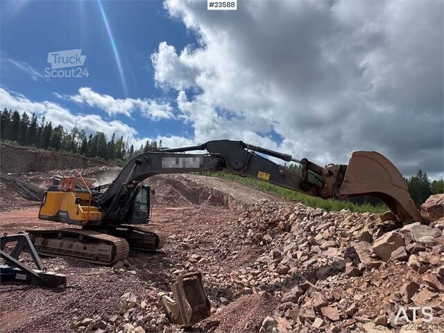 ķēžu ekskavators Volvo EC300 Excavator – Engcon Tiltrotator, 2 Buckets an