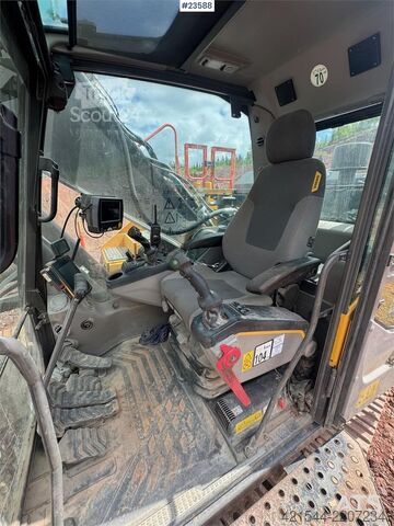 ķēžu ekskavators Volvo EC300 Excavator – Engcon Tiltrotator, 2 Buckets an