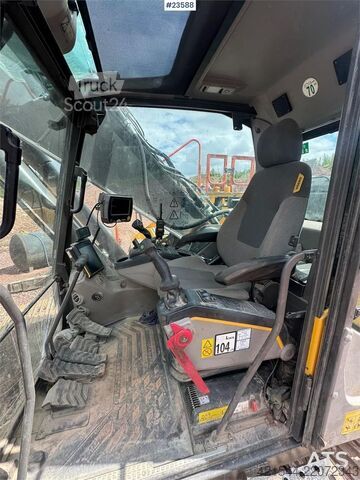 ķēžu ekskavators Volvo EC300 Excavator – Engcon Tiltrotator, 2 Buckets an
