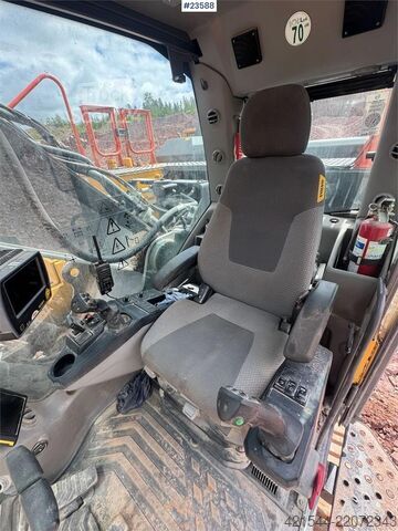 ķēžu ekskavators Volvo EC300 Excavator – Engcon Tiltrotator, 2 Buckets an