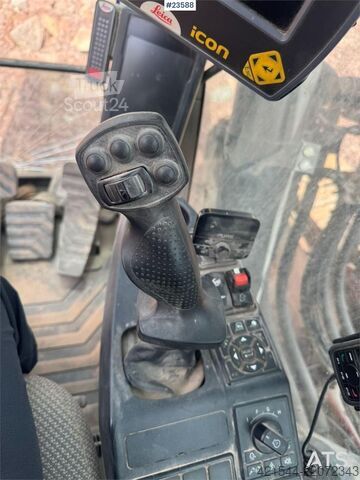 ķēžu ekskavators Volvo EC300 Excavator – Engcon Tiltrotator, 2 Buckets an