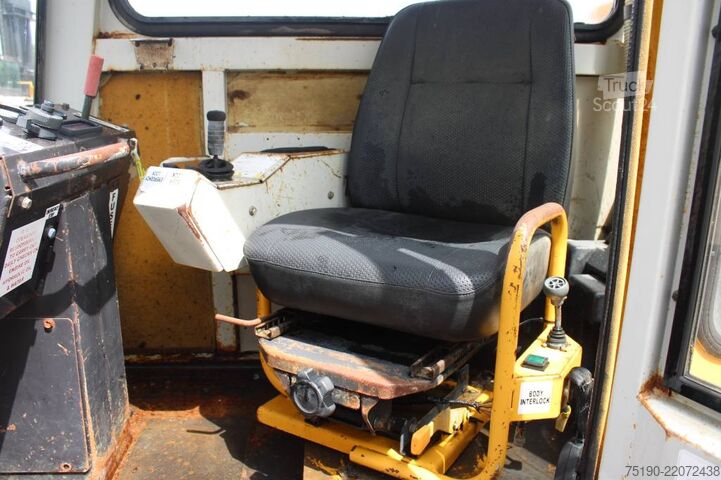 Véhicule à benne Mitsubishi LD 400