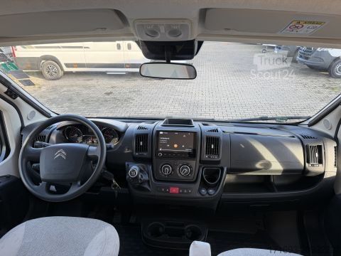 Daļēji integrēta kemperis Carado T 338 Hubbett/Safety Paket uvm