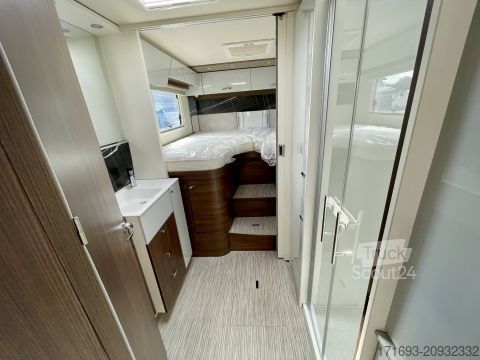 Integrált lakóautó Bürstner Elegance I 910 G UVP 231.386 Euro! VOLL