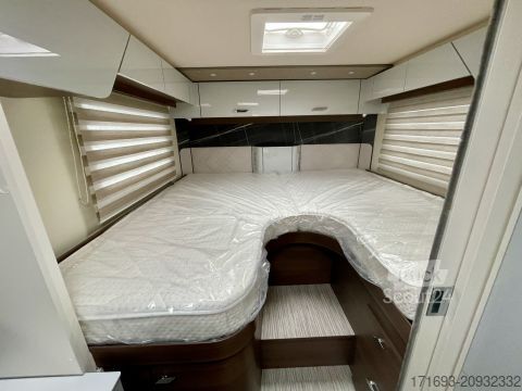 Integrált lakóautó Bürstner Elegance I 910 G UVP 231.386 Euro! VOLL