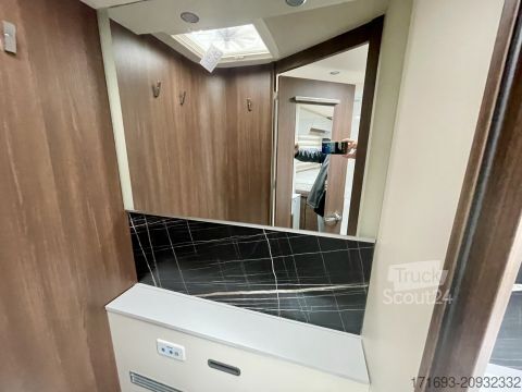 Integrált lakóautó Bürstner Elegance I 910 G UVP 231.386 Euro! VOLL