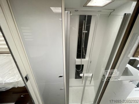 Integrált lakóautó Bürstner Elegance I 910 G UVP 231.386 Euro! VOLL